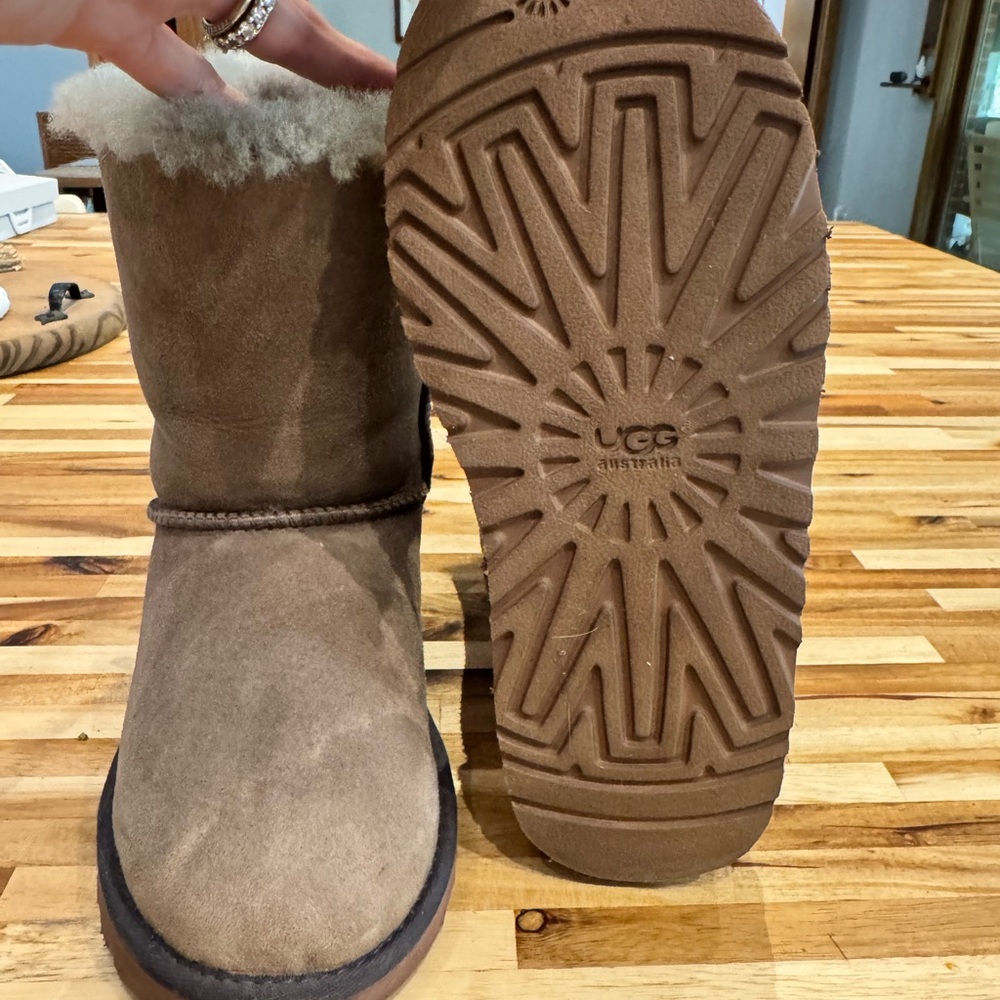 Ugg Bailey Button Storm Gray Shearling Boots - image 8